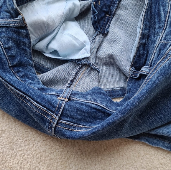 2/12 Cad , Two shorts just for 12 dollars - Picture 3 of 7